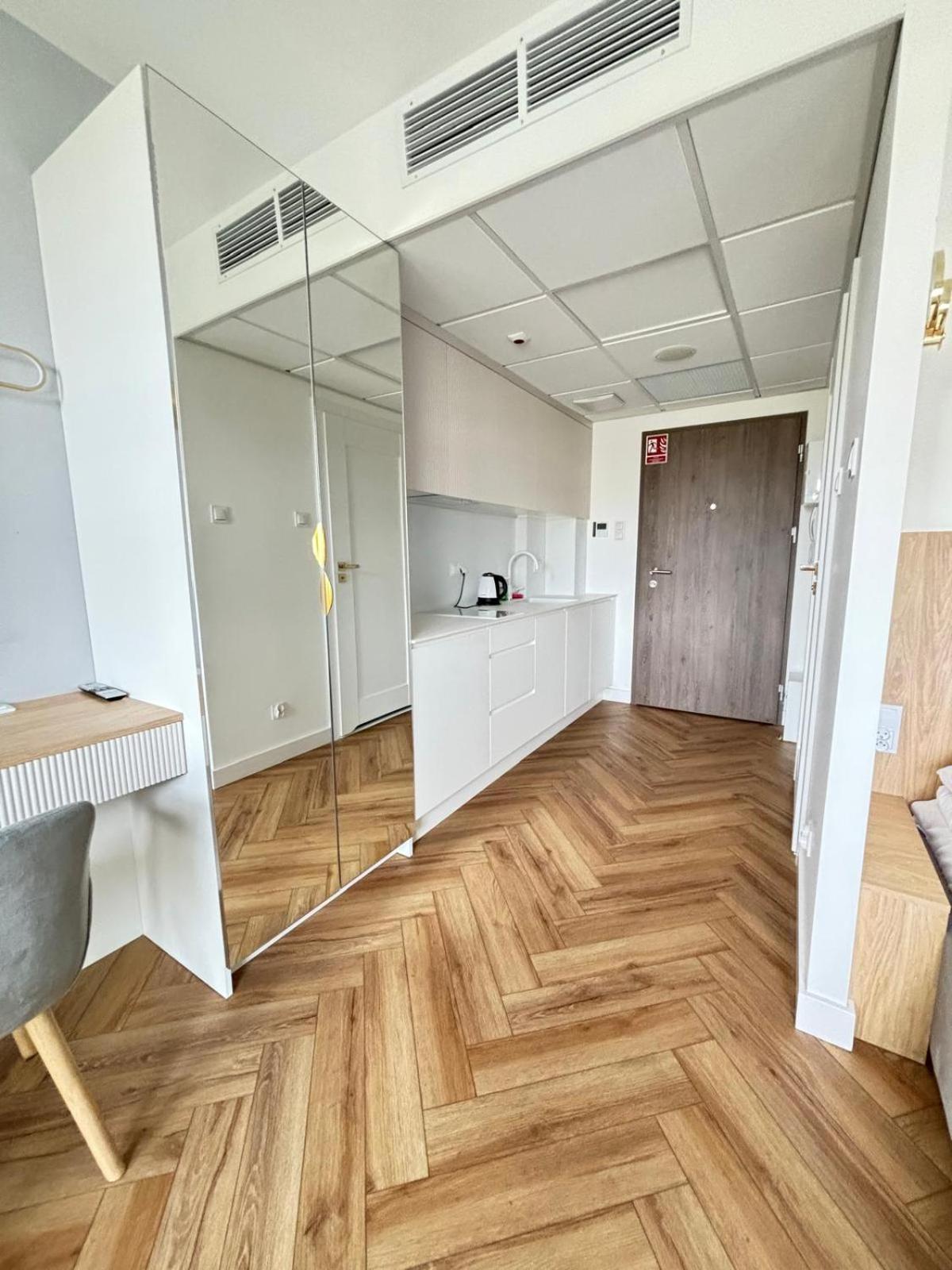Apartamenty 24H Pileckiego Varsóvia Exterior foto