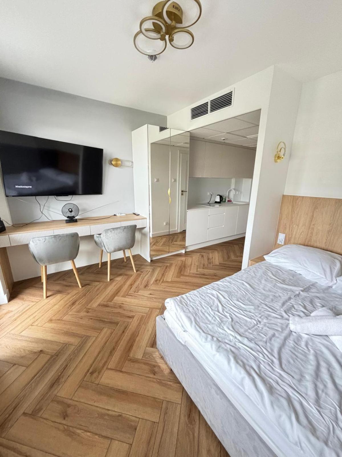 Apartamenty 24H Pileckiego Varsóvia Exterior foto