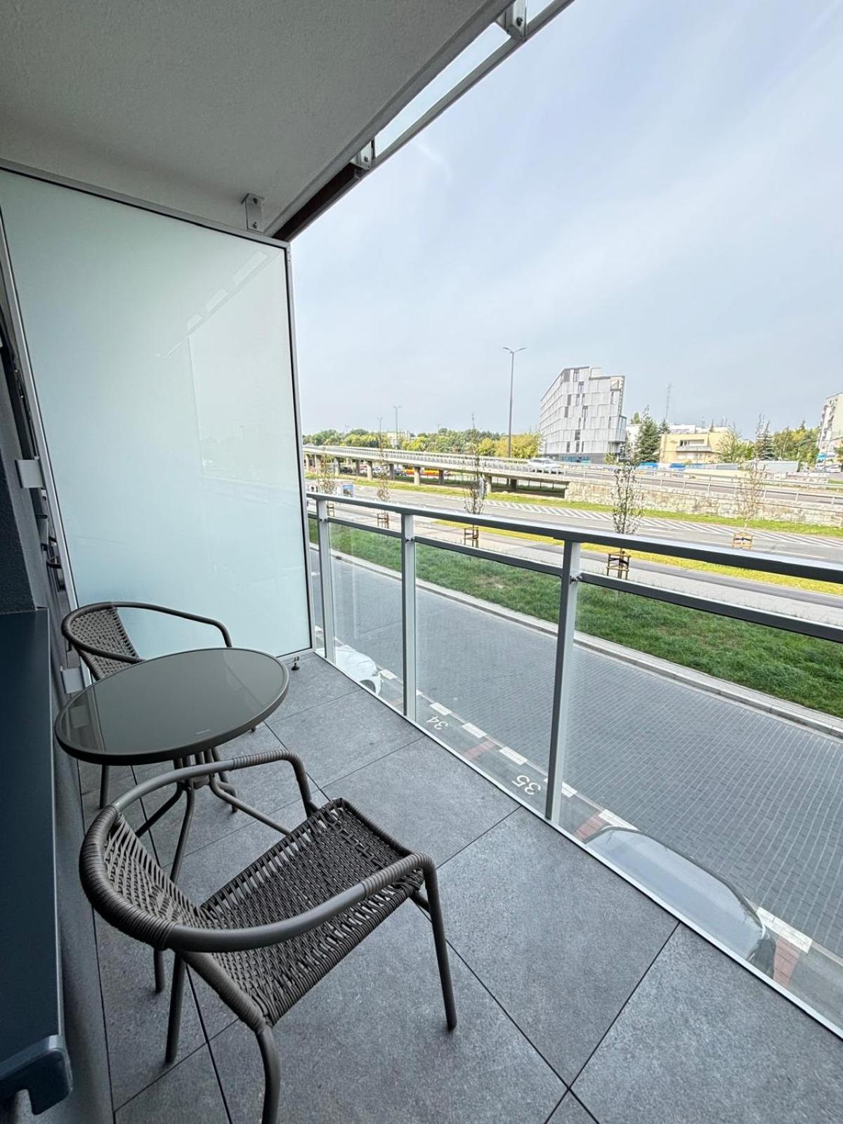 Apartamenty 24H Pileckiego Varsóvia Exterior foto